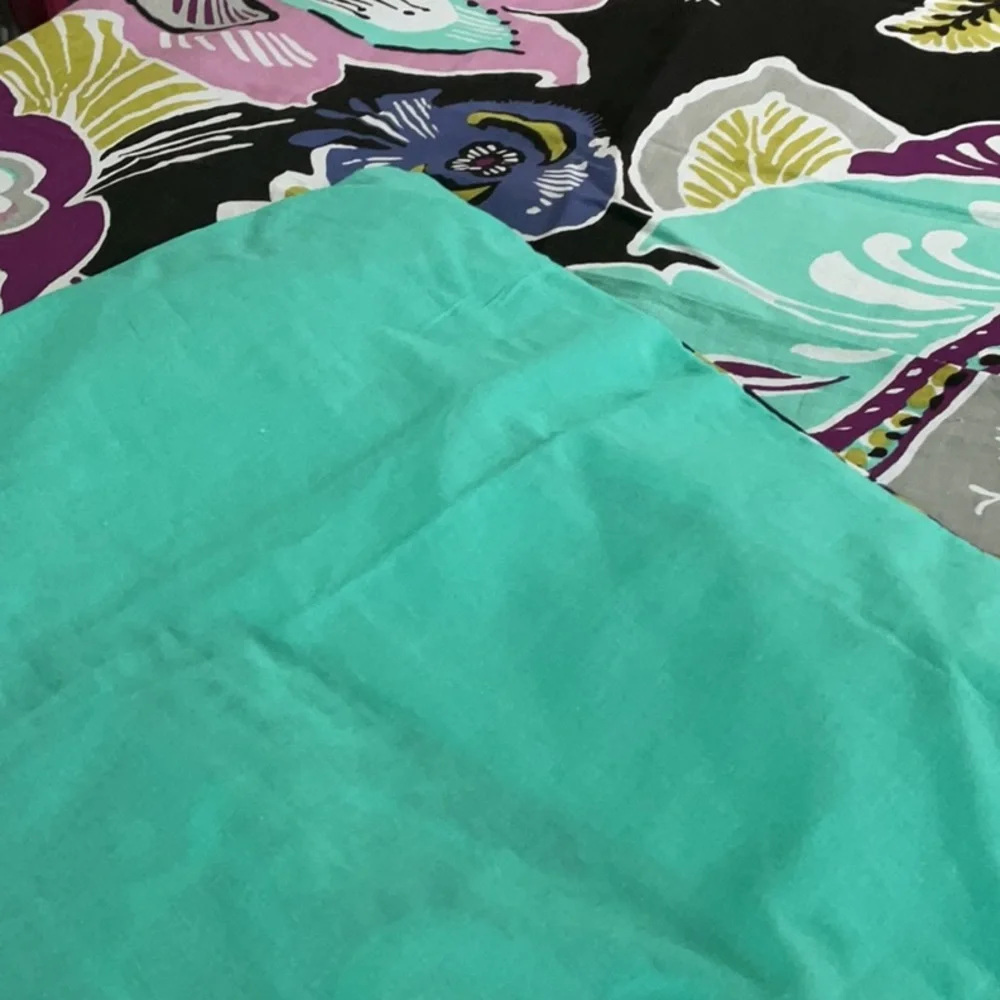 Pottery Barn Twin duvet. Never used.